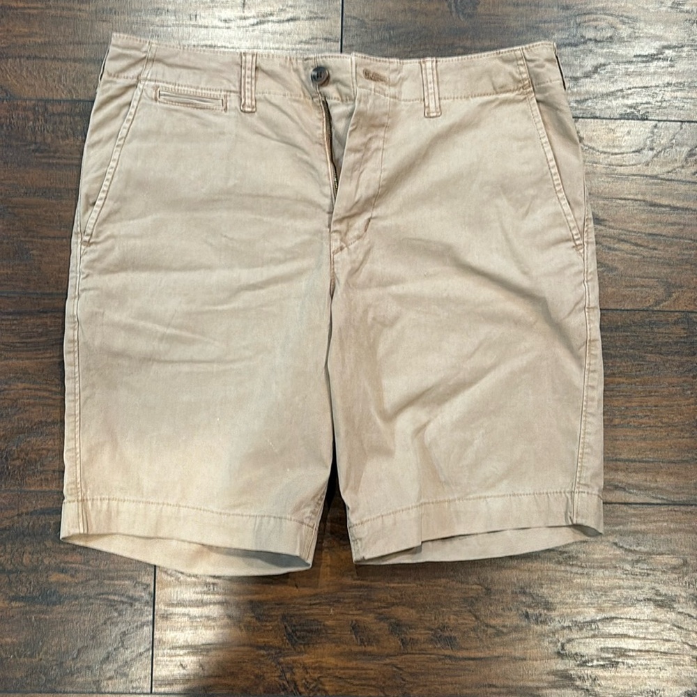 American Eagle Ne(X)T LEVEL FLEX khaki shorts.